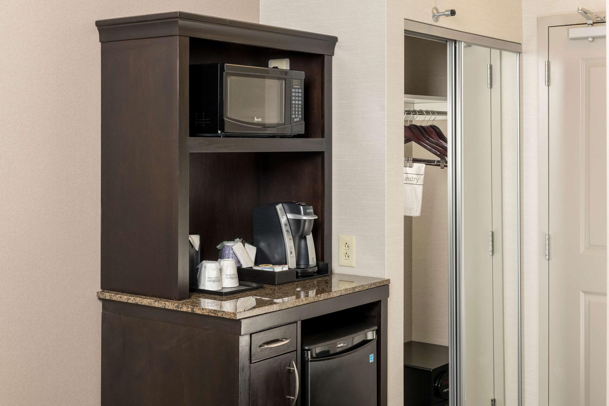 Hilton Garden Inn Silver Spring White Oak Zewnętrze zdjęcie