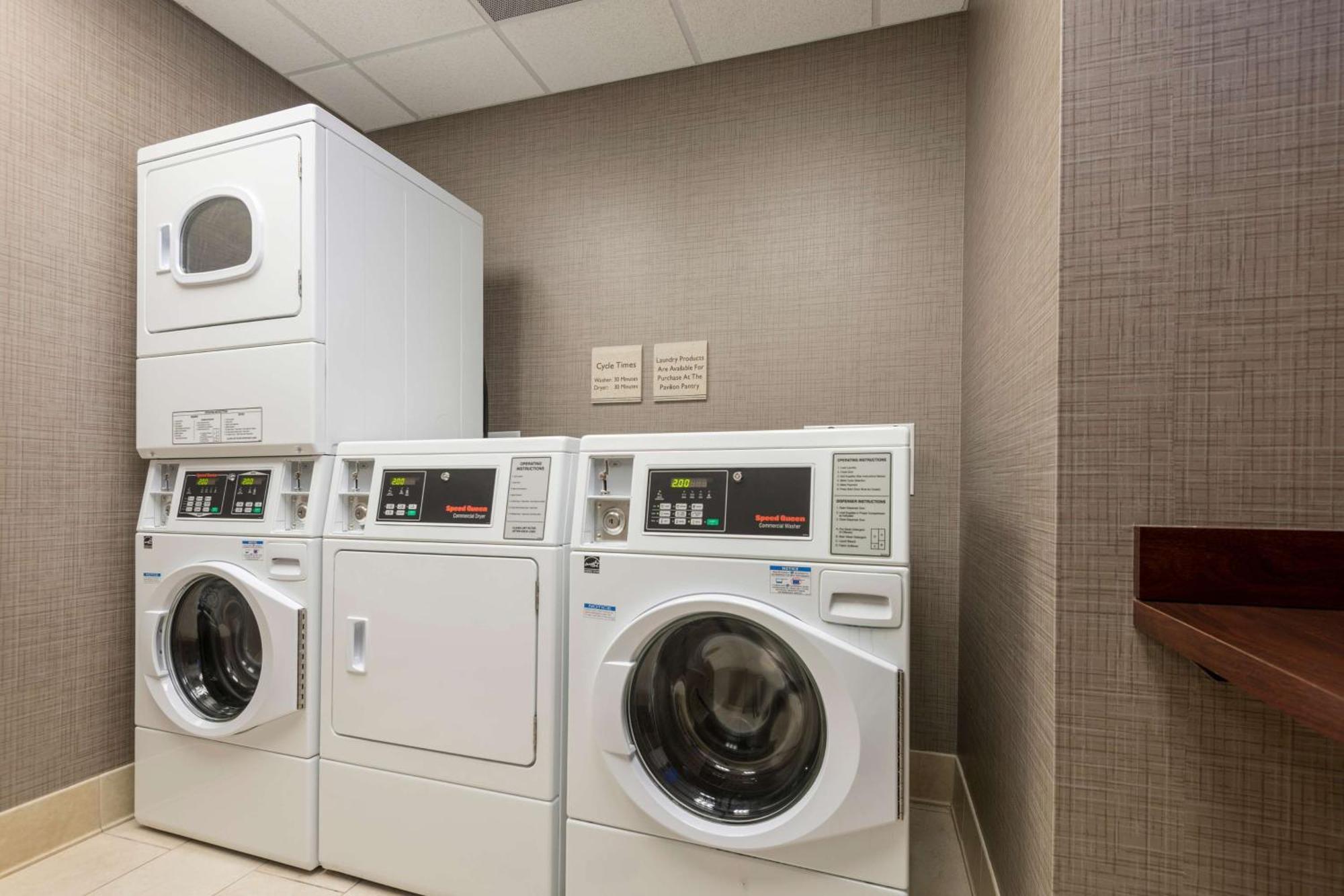 Hilton Garden Inn Silver Spring White Oak Zewnętrze zdjęcie