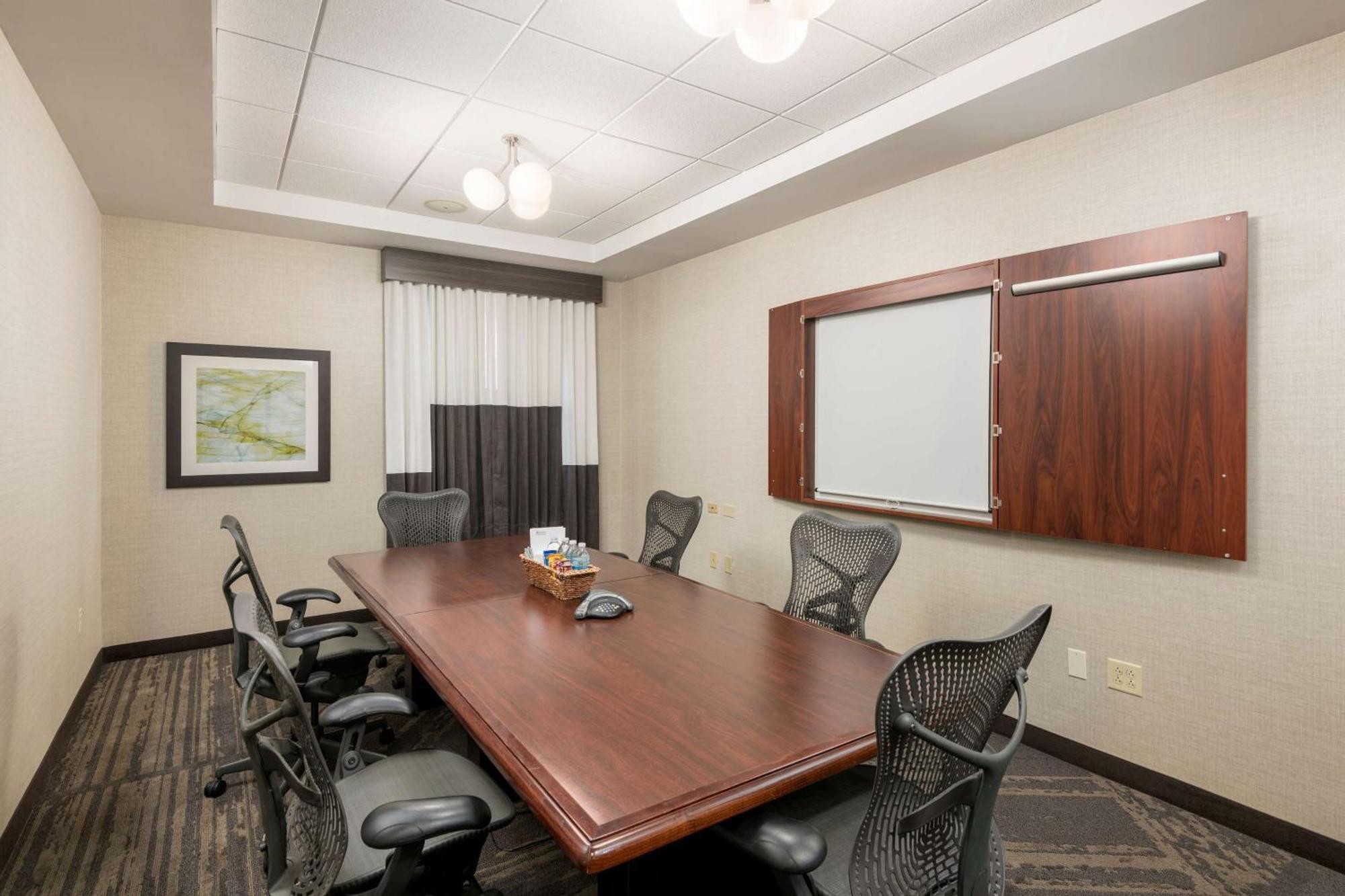 Hilton Garden Inn Silver Spring White Oak Zewnętrze zdjęcie