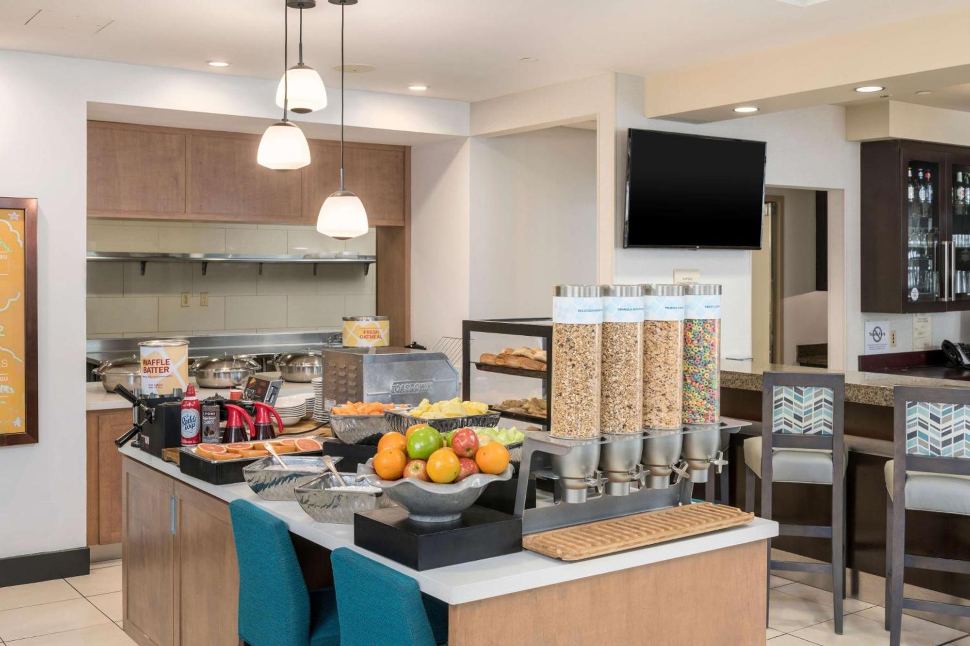 Hilton Garden Inn Silver Spring White Oak Zewnętrze zdjęcie
